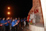 Lễ thắp nến tri ân tại Đài tưởng niệm các anh hùng,liệt sỹ