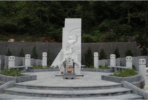 Tượng đài Anh hùng liệt sỹ Kim Đồng.